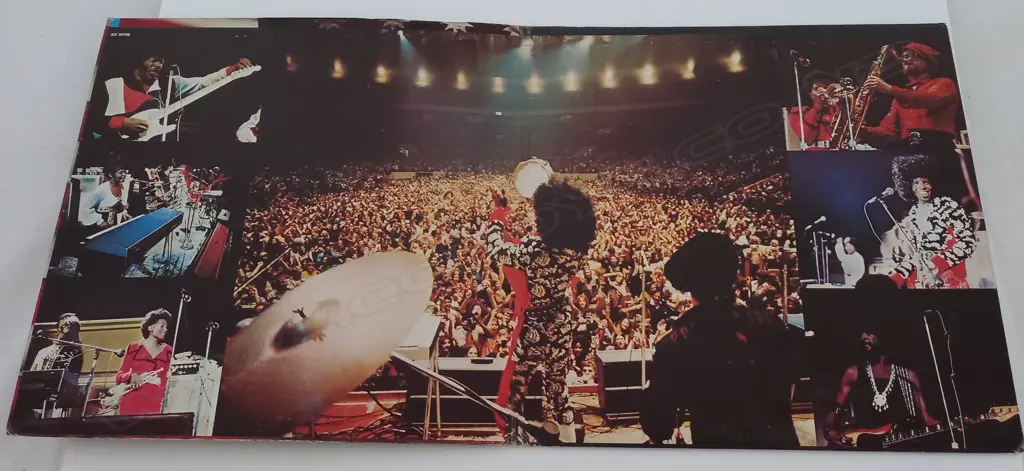 Sly & The Family Stone, There's A Riot Goin' On Image 1++